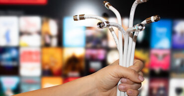 https://www.apollohealthco.com/wp-content/uploads/CableNewsAndAboutYourCables-Neurons-370x193.jpg